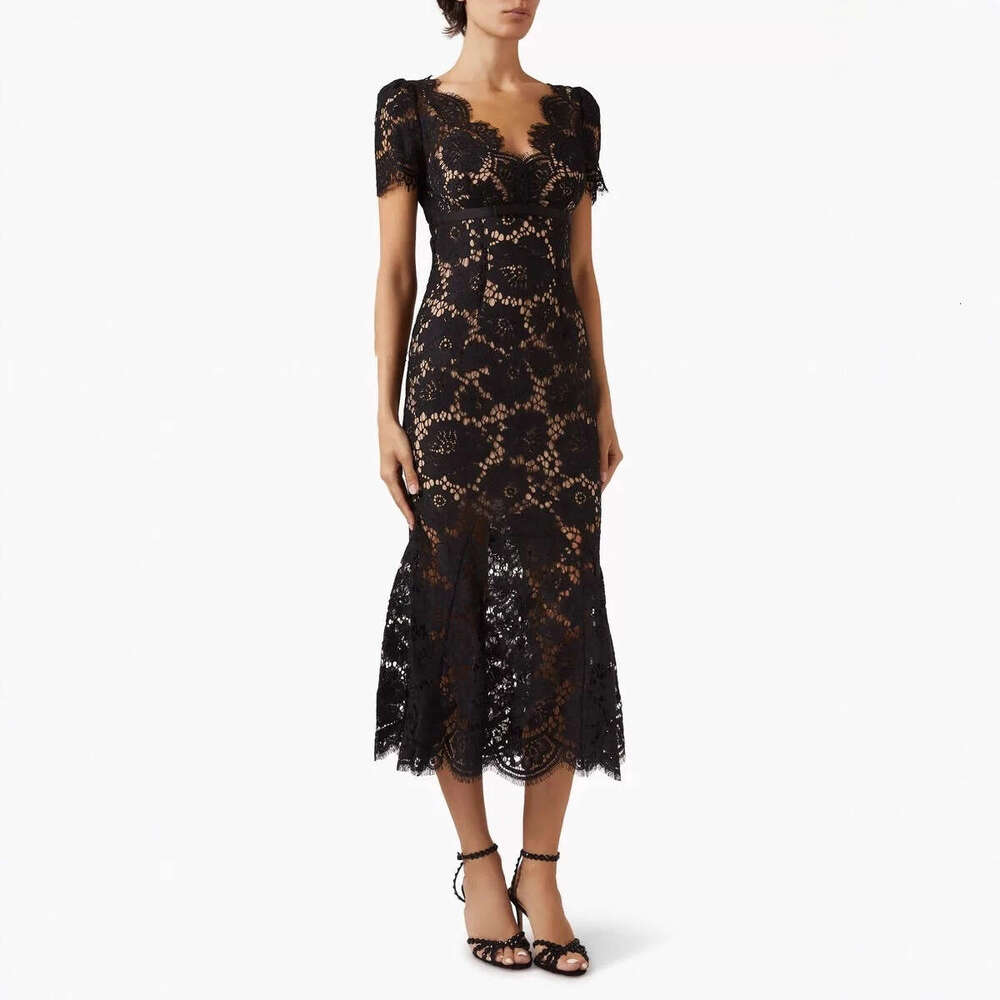 2026 Spring/Summer New Designer Fashion Brand Elegant Princess Style Flower Hollow Lace Slimming Dress