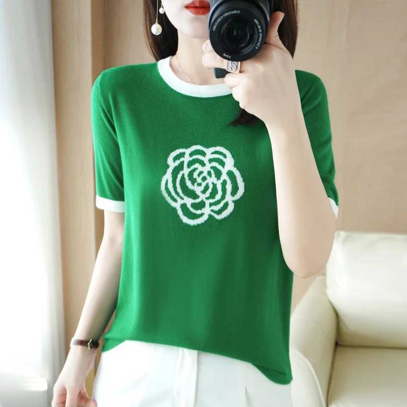 Women's Camellia Pattern Cashmere Knit Top, Round Neck Short Sleeve Spring Summer TeeT260226