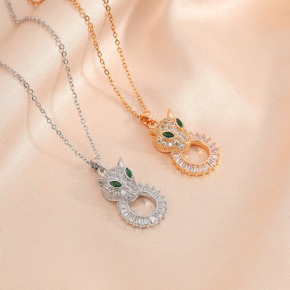 Micro Inlaid Zircon Pendant Titanium Steel Necklace For Women Personalized Light Luxury Leopard Accessories Chain