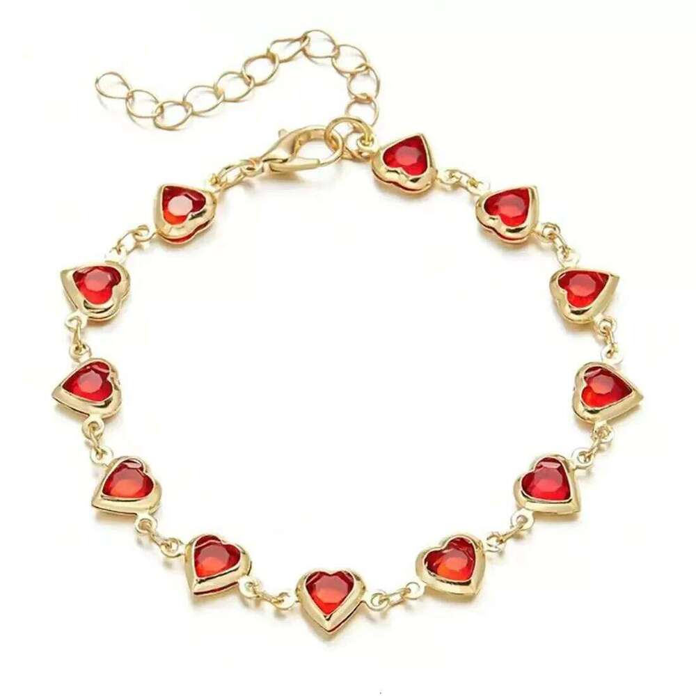This Exquisite Bohemian Candy-Colored Heart-Shaped Crystal Ladies Bracelet is a Perfect Holiday Gift For Mothers And Wives Z260225