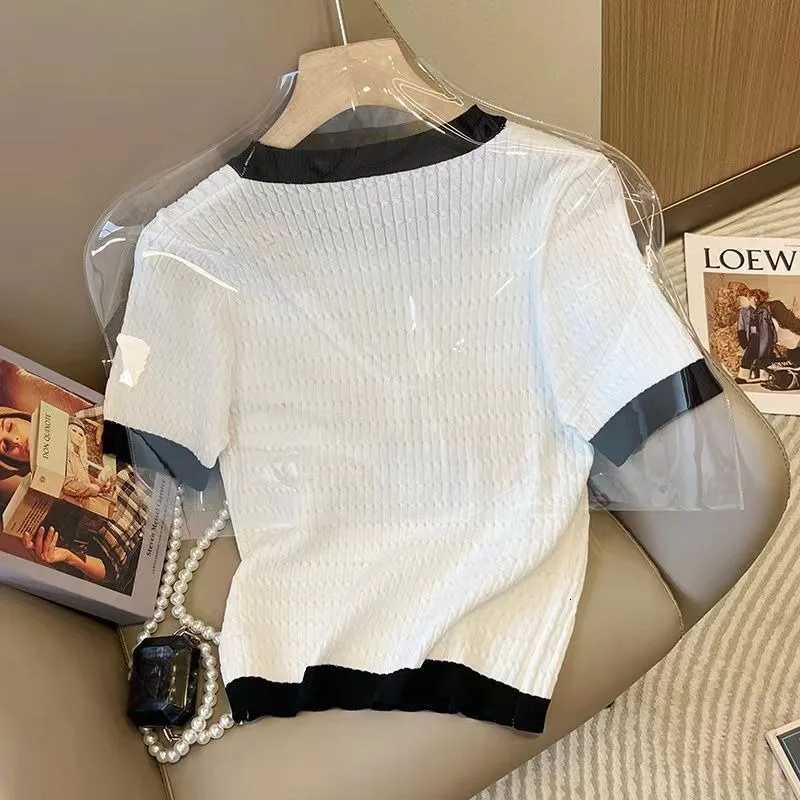 Women's Luxury Rose Embroidered Knit T-Shirt, Round Neck Short Sleeve Summer TopT260226