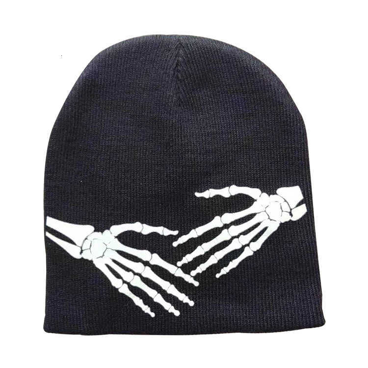 Winter warm knitted hat Halloween glow-in-the-dark knitted hat skull design quirky and versatile trendy mens hat S260225