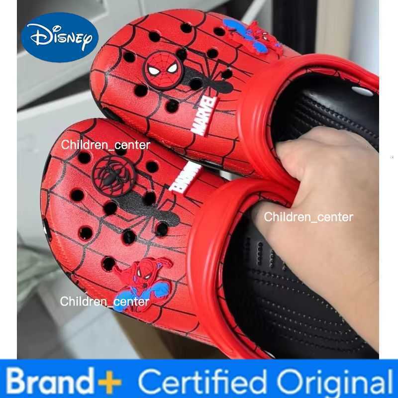 Marvel Summer New Adult Spiderman Hole Shoes Cute Breathable Indoor Outdoor Beach Cartoon Anti-Slip Sandals Slippers Gifts H260226