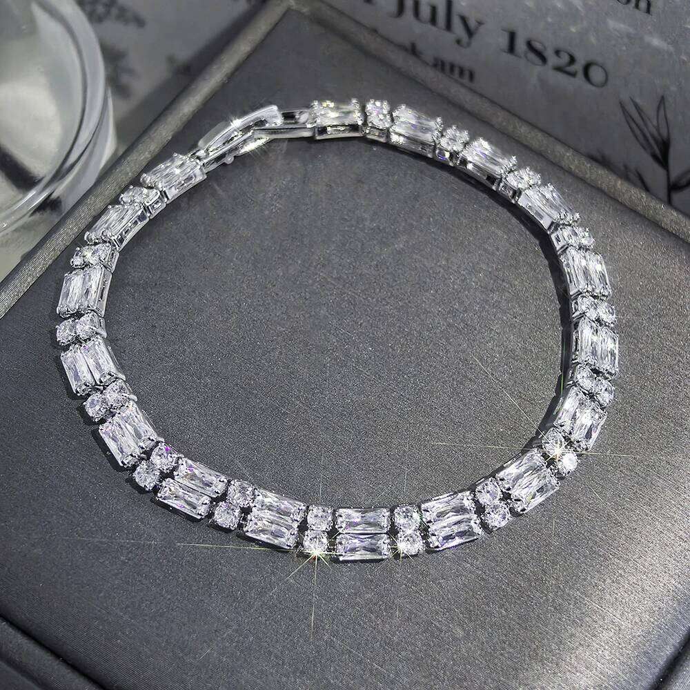 2024 new arrival luxury silver color princess bracelet bangle for women anniversary gift jewelry wholesale s8425 Z260225