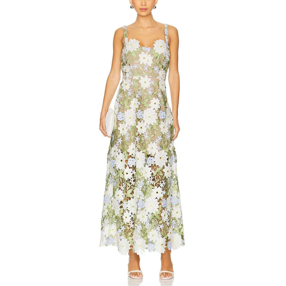 The 2026 new fashion niche offers a flowing vest with brightly colored floral lace waistband and long skirt