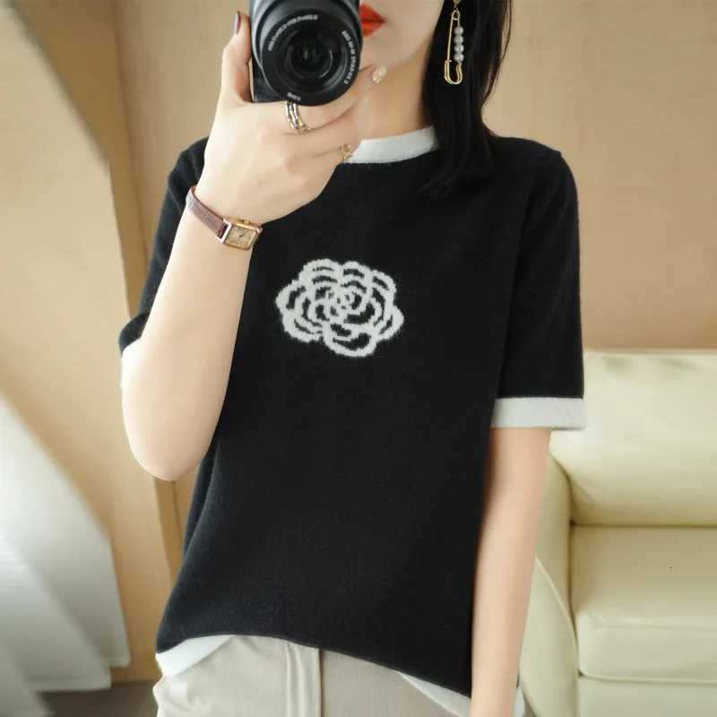 Women's Camellia Jacquard Knit Top, Elegant O-Neck Short Sleeve Versatile TeeT260226