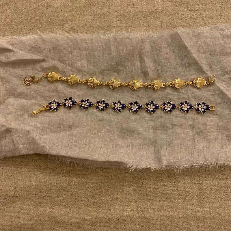 Golden Shell Retro Flower Women's Bracelet Light Luxury Versatile High End Unique Design Girlfriend Accessories Banquet Jewelry Z260225