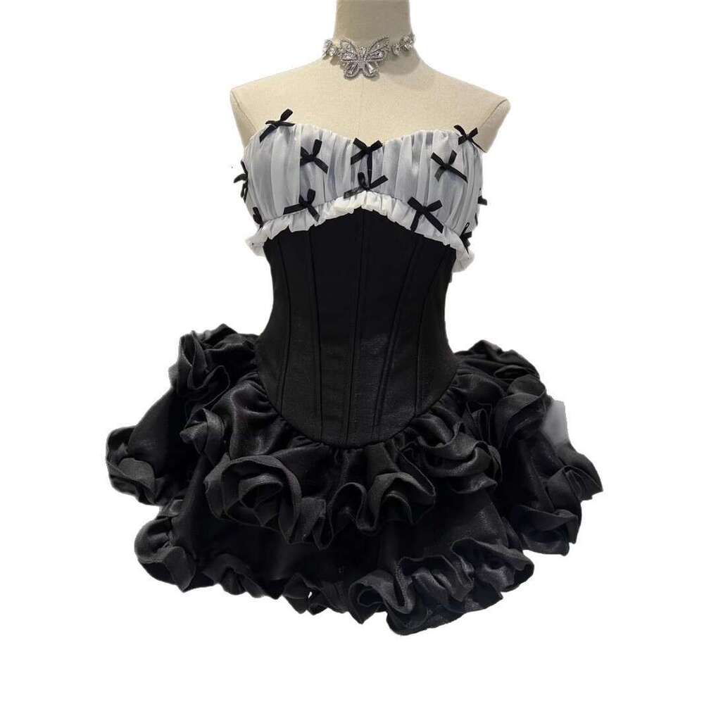 2026 designer fashion brand celebrity sweet and spicy style sexy strapless pleated fluffy mini skirt for women