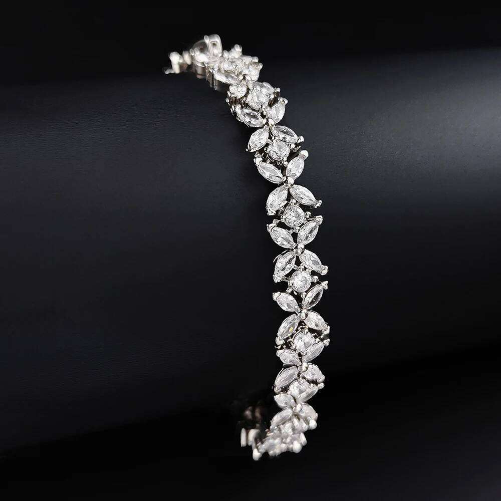 2024 New Fashion Silver Color Leaves Adjustable Bracelet Bangle for Women Anniversary Gift Jewelry Wholesale S6058 Z260225