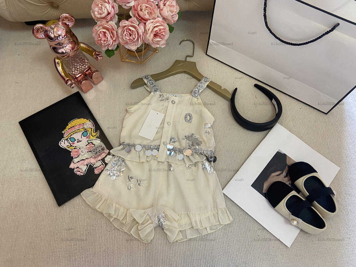 Brand baby tracksuits Beaded flower design Two-piece set kids designer clothes summer girls suspender T-shirt and shorts A169X05N150
