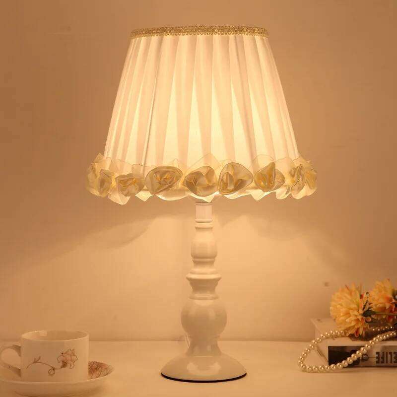 Bedroom bedside European princess lace modern minimalist Nordic girls household lamp H260225