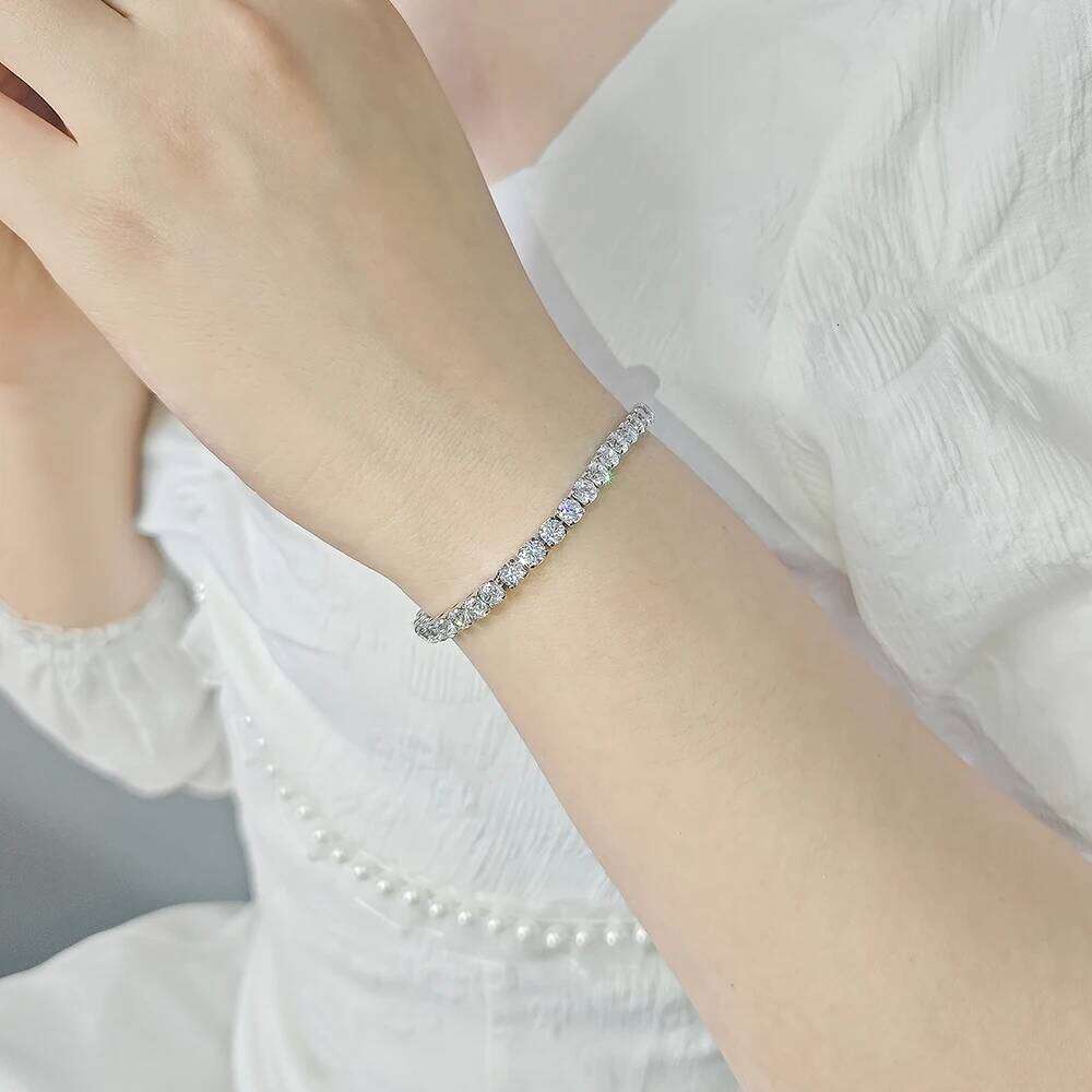 2024 New Arrival Luxury Round silver color on hand Bracelet Bangle For Women Anniversary Gift Jewelry Bulk Sell S5650 Z260225