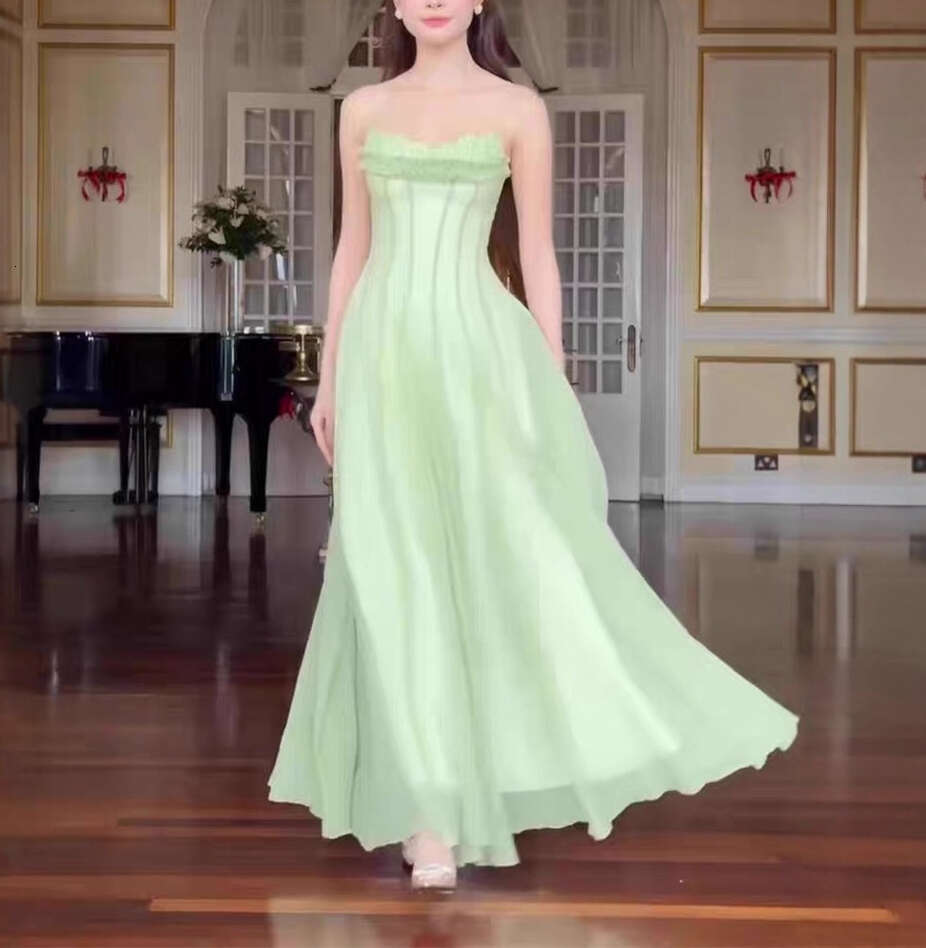 2026 summer design elegant women's strapless waist wrapped slim fit bright green long dress new style