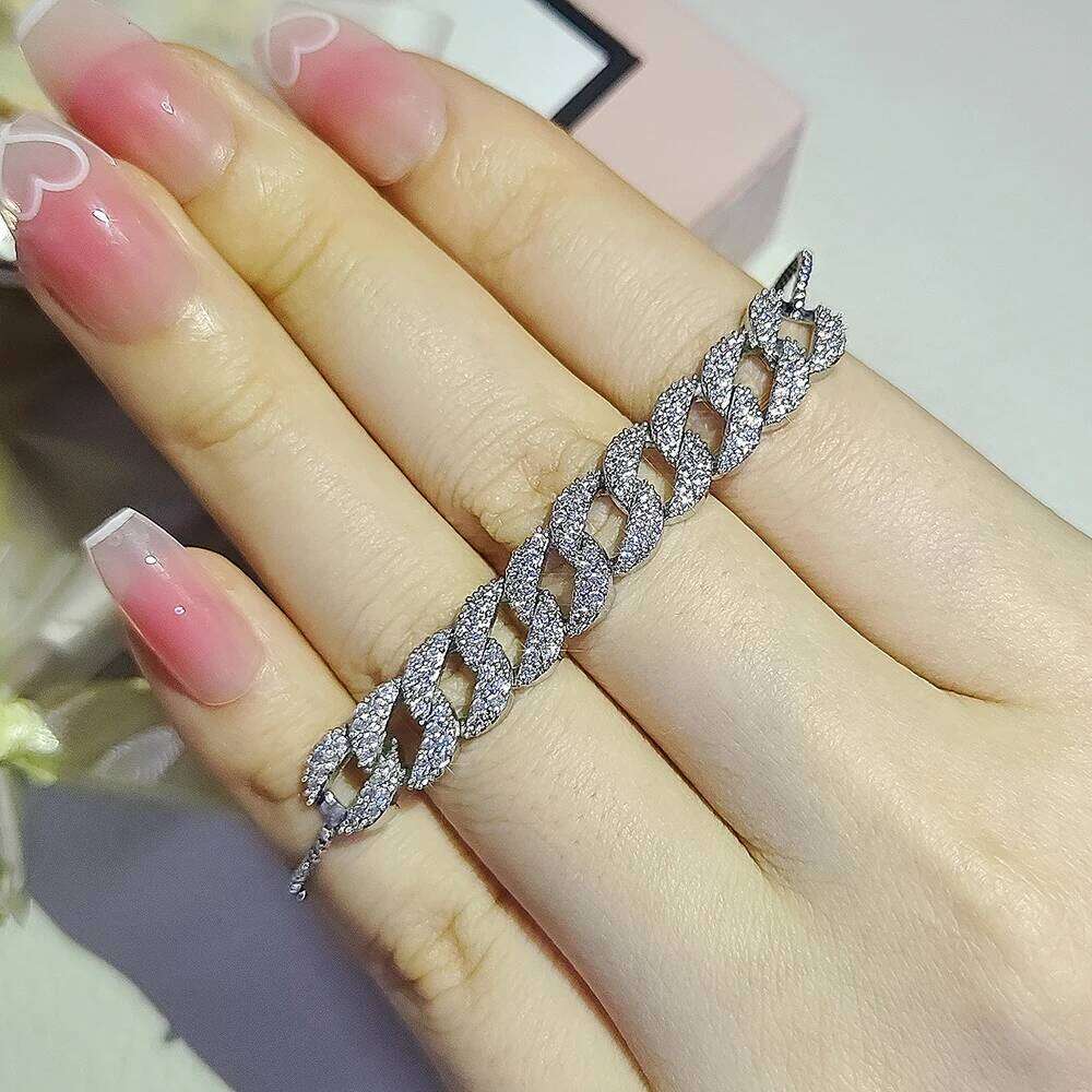 2024 New Adjuetable Princess Bracelet Bangle for Women Anniversary Gift Jewelry Wholesale Moonso S7975 Z260225