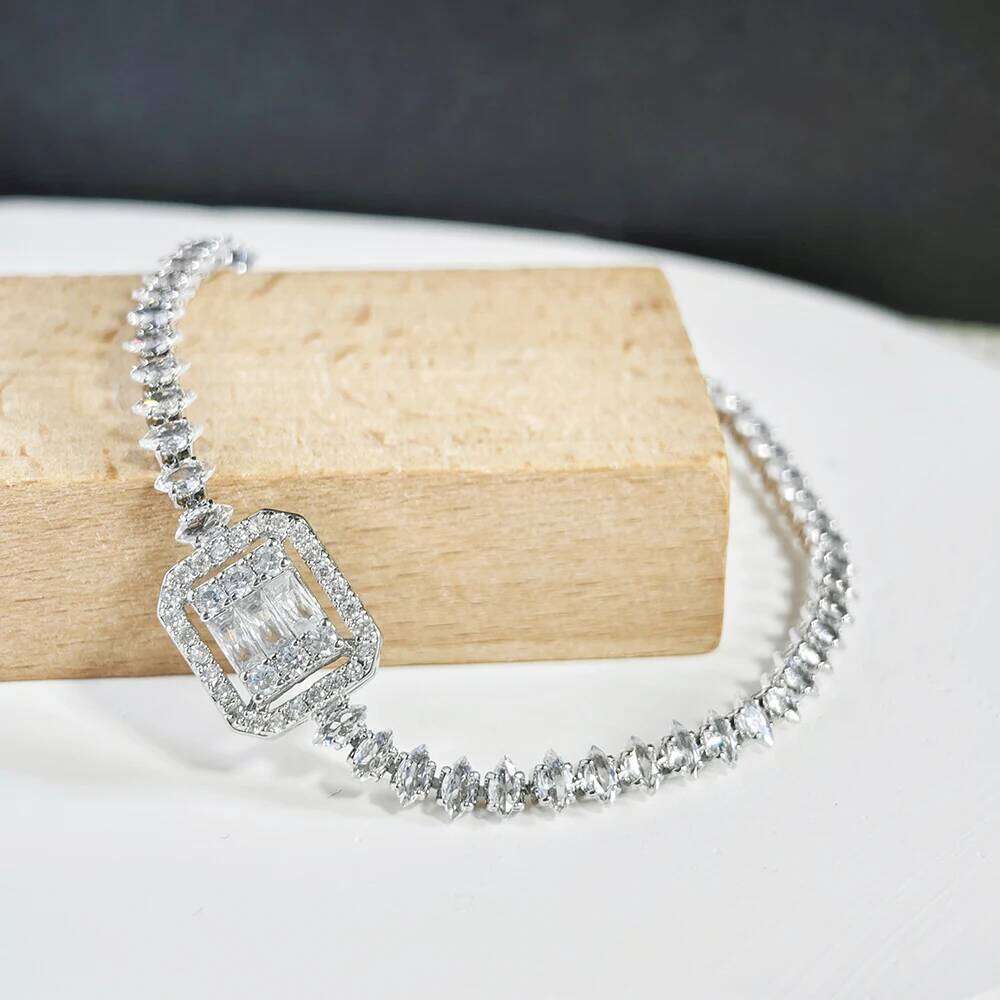 2024 new arrival luxury silver color rectangle bracelet bangle for women anniversary gift s8429 Z260225