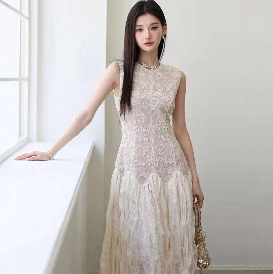 2026 New Spring and Autumn Elegant Ladies' Sleeveless Lace Jacquard Splicing Long Dress with Large Bottom for Women