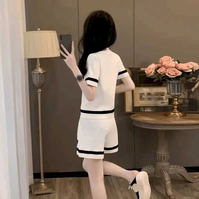 2026 Summer Women's Two Piece Set, Camellia Embroidery Contrast Trim T-Shirt & ShortsT260226