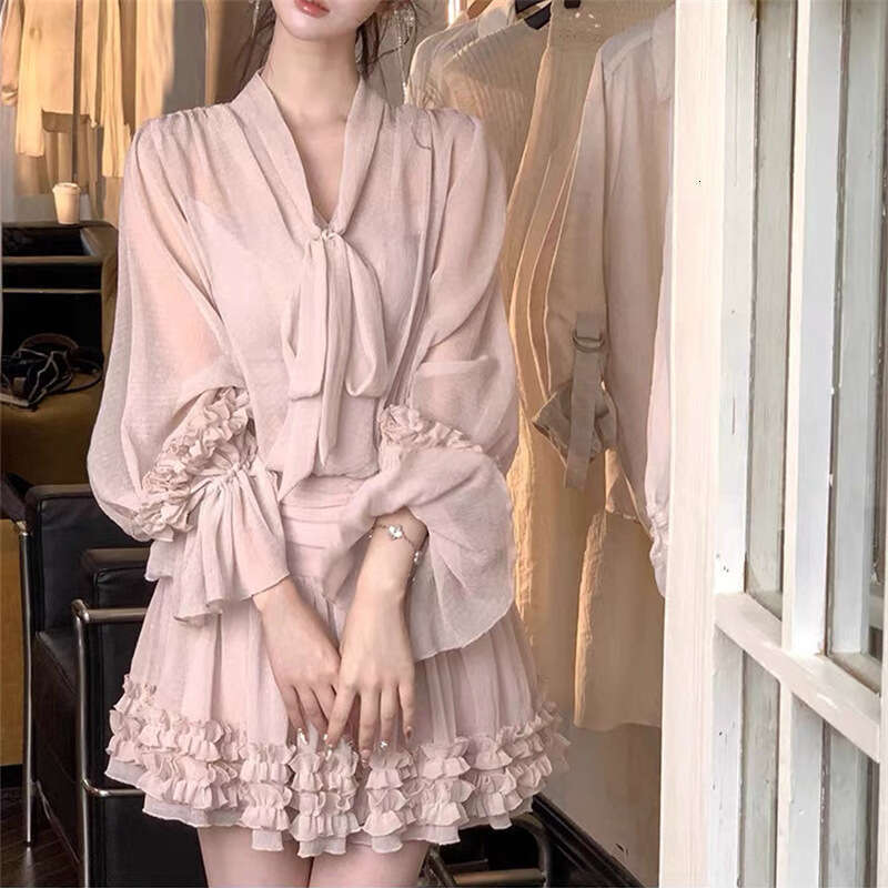 2026 Autumn New Elegant Commuter Gentle White Moonlight Fairy like Silk Smooth Folded Edge Short Skirt for Women