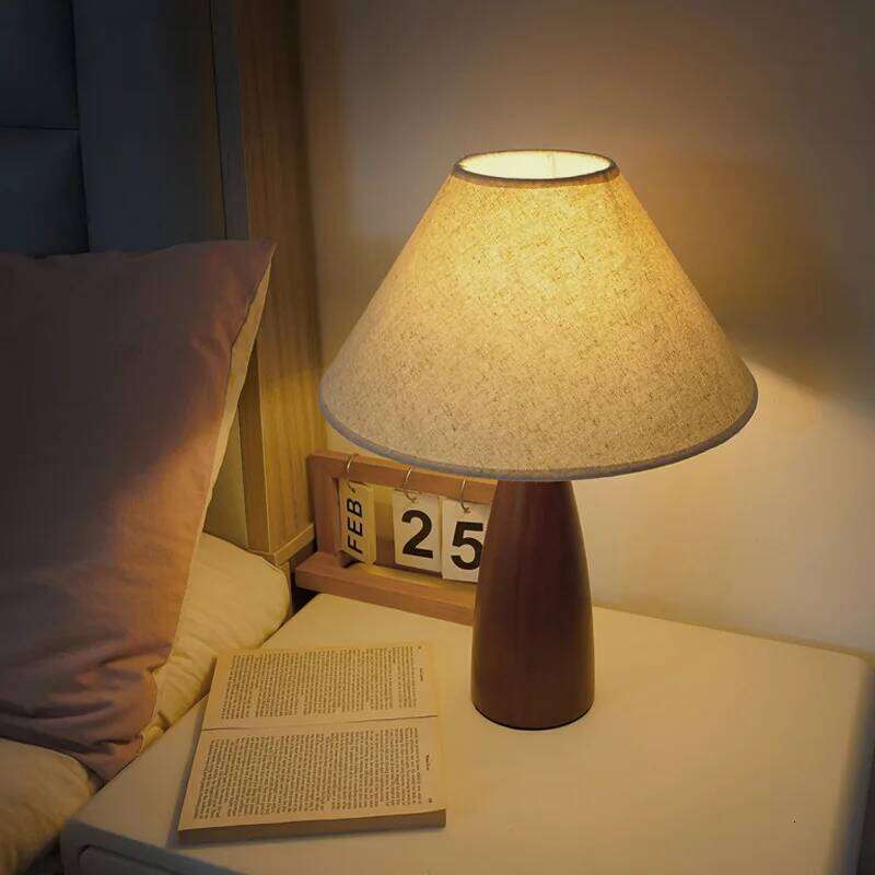 Retro Oak Bedroom Bedside Luxury High-end Nordic Table Lamp Decoration Solid Wood Atmosphere Night Light Room H260225