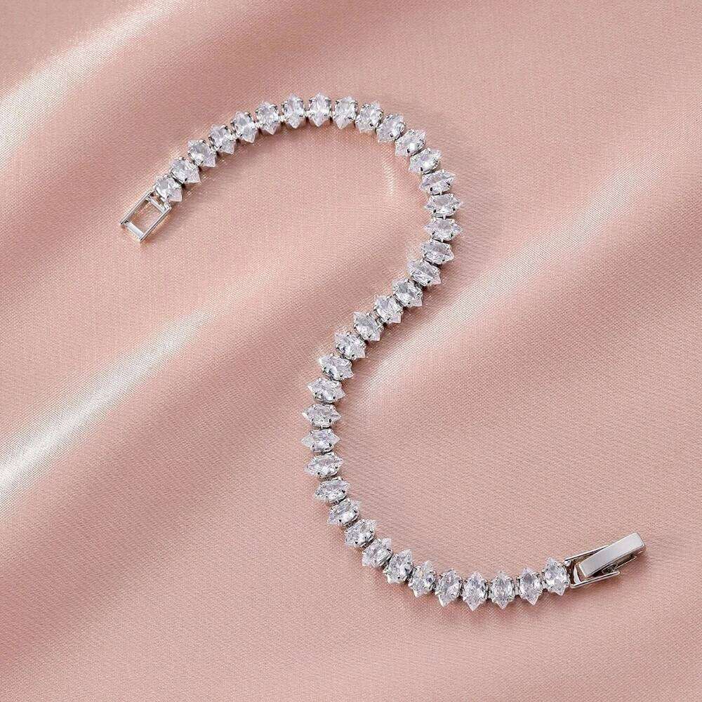 2025 New Marquise Oval Square Cut Luxury Silver Color on Hand Tennis Bracelet Bangle for Women Party Gift Jewelry Z260225