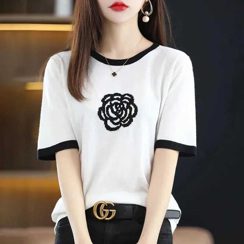 Women's Camellia Knit Top, Contrast Trim Short Sleeve TeeT260226