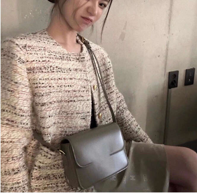 Autumn and winter high-end fashion brand line collar single breasted white-collar elegant commuting multi-functional style short jacket