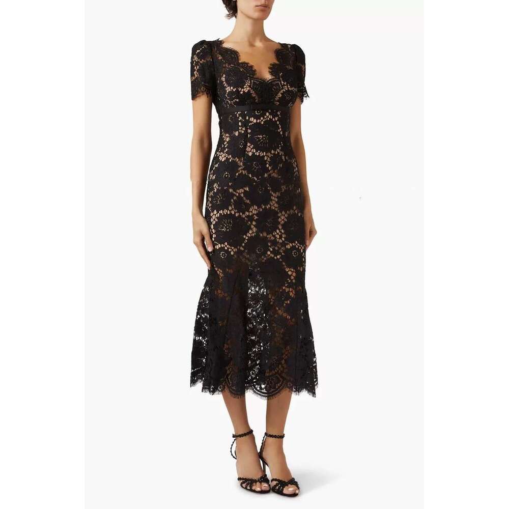 2026 Spring/Summer New Designer Fashion Brand Elegant Princess Style Flower Hollow Lace Slimming Dress