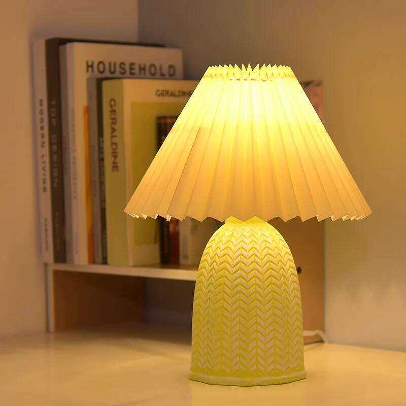 Creative Nordic Pleated Retro Desk Ceramic Bedroom Study Bedside Lamp Premium Ins Decorative Ambient Night Light H260225