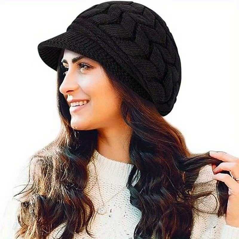 Warm Korean-style beret with fleece lining womens winter hat warm and thickened woolen hat fashionable knitted hat S260225