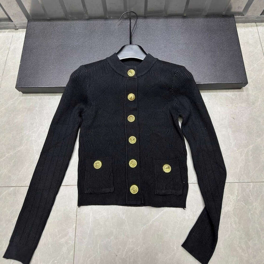 2026 autumn and winter new women's four-color optional diamond pocket knitted long sleeved single breasted cardigan multifunctional top