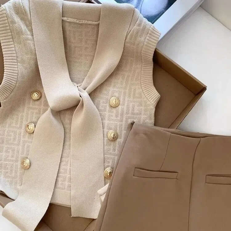 Summer fashion sleeveless knitted vest top slim fit high waisted shorts set elegant charm two-piece 2026