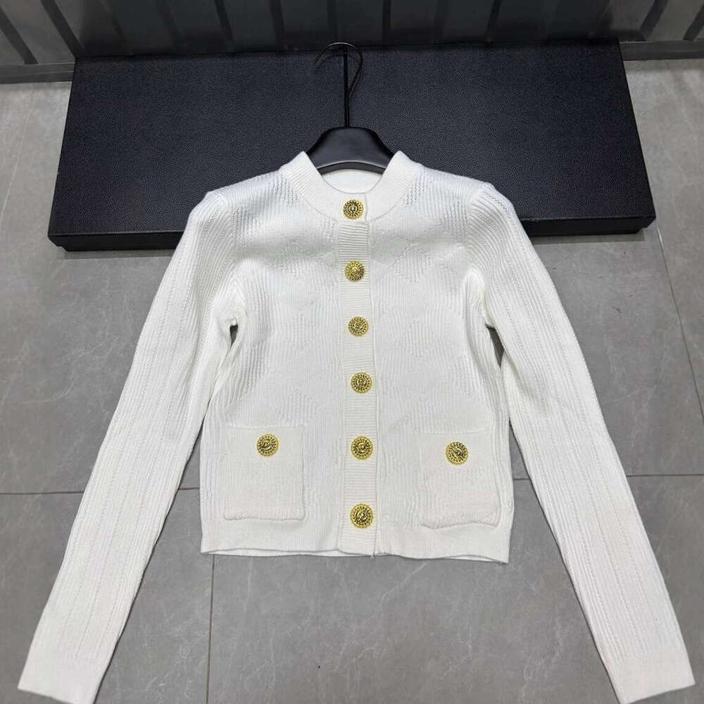 2026 autumn and winter new women's four-color optional diamond pocket knitted long sleeved single breasted cardigan multifunctional top