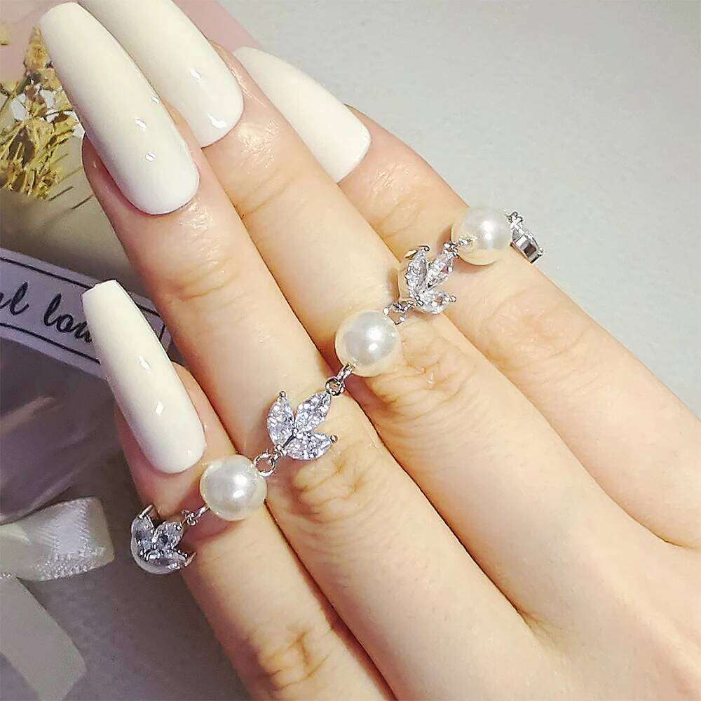2024 New Trendy simulated pearl Leaves silver color on hand Bracelet for Women Adjustable Party Gift Jewelry Wholesale S6064 Z260225