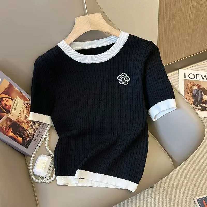 Women's Luxury Rose Embroidered Knit T-Shirt, Round Neck Short Sleeve Summer TopT260226
