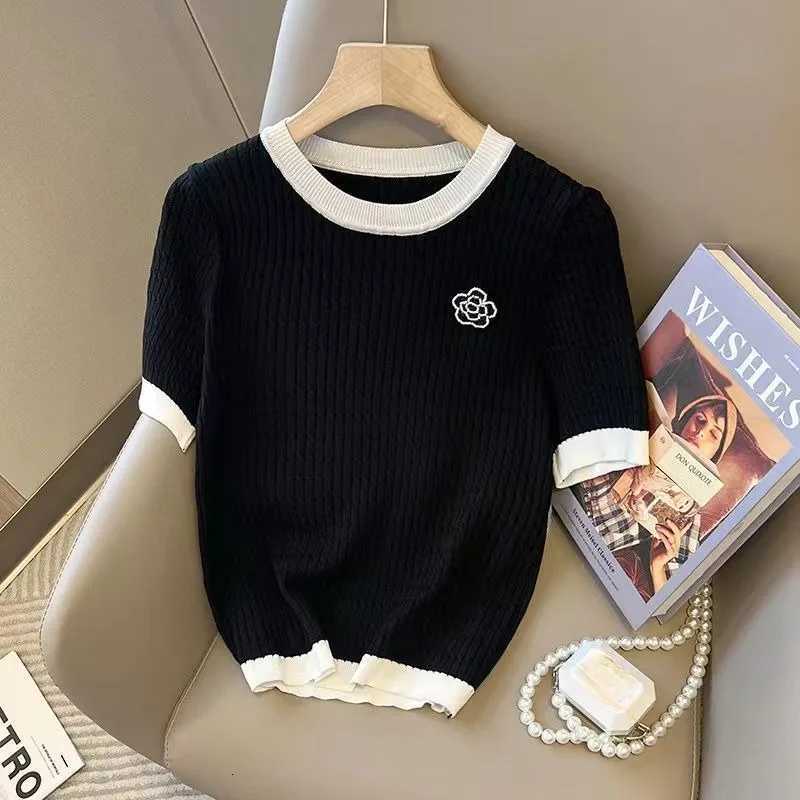 Women's Luxury Rose Embroidered Knit T-Shirt, Round Neck Short Sleeve Summer TopT260226