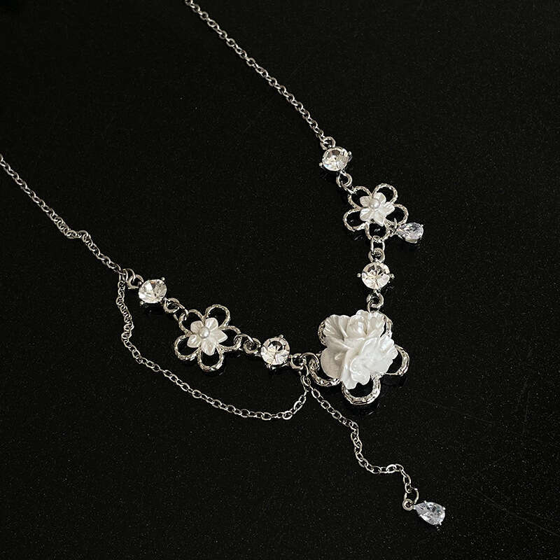 Super Fairy Flower Tassel Necklace For Women Spicy Girl Sweet Cool Light Luxury Clavicle Chain