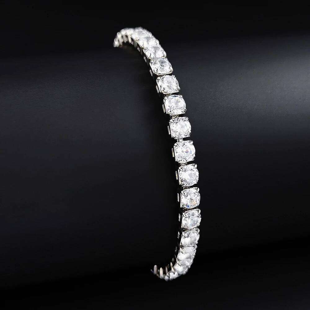 2024 New Arrival Luxury Round silver color on hand Bracelet Bangle For Women Anniversary Gift Jewelry Bulk Sell S5650 Z260225