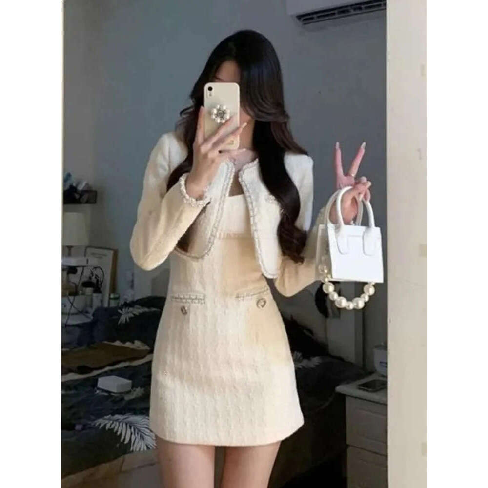 French white retro two-piece set for women's designer ultra-thin party dress, short coat, elegant belt