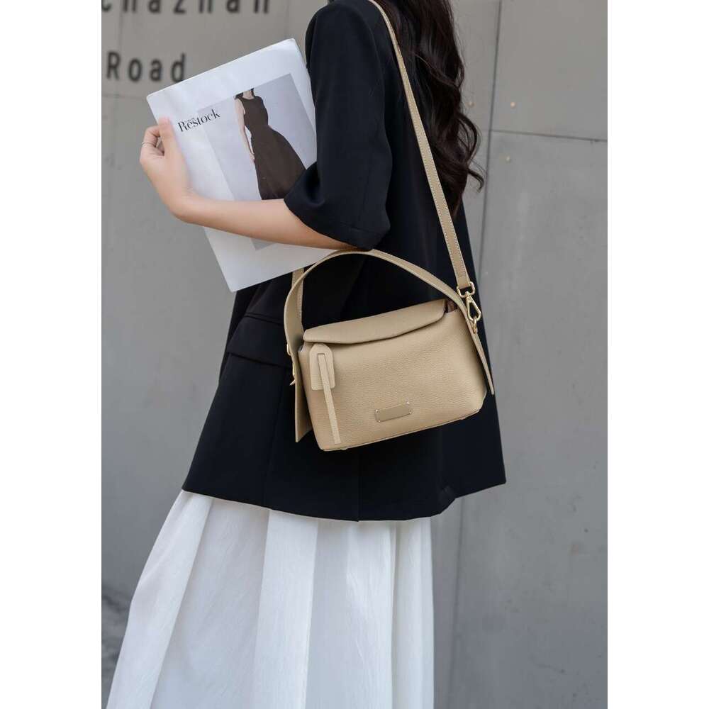 Luxury Shoulder Bags Totes Spring New Cross Border Genuine Leather Ear Hanging Eaves Bag Large Capacity Women S High End Crossbody Handbag SENYY