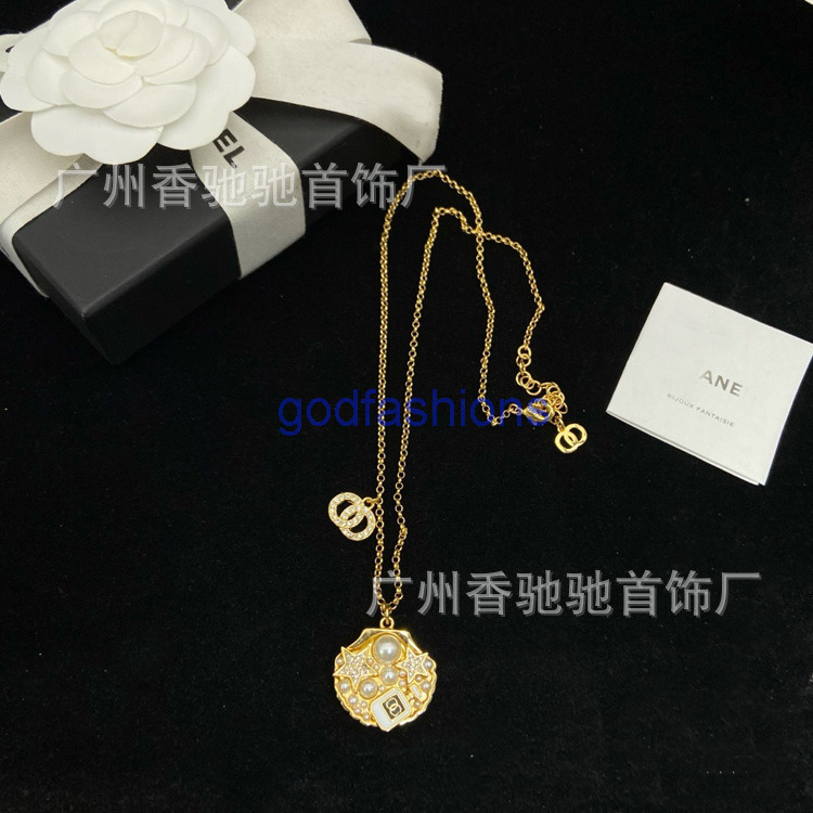 cc necklace designer jewelry women 25c small gold shell star pearl enamel perfume bottle multi-element ocean series necklace
