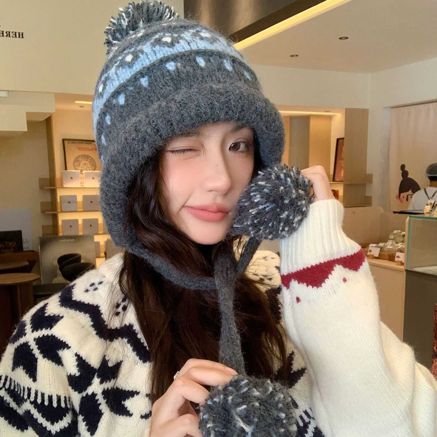Knitted Beanie for Women with Large Head Circumference Winter Warmth Ear Protection High-End Blue Pullover Hat S260225