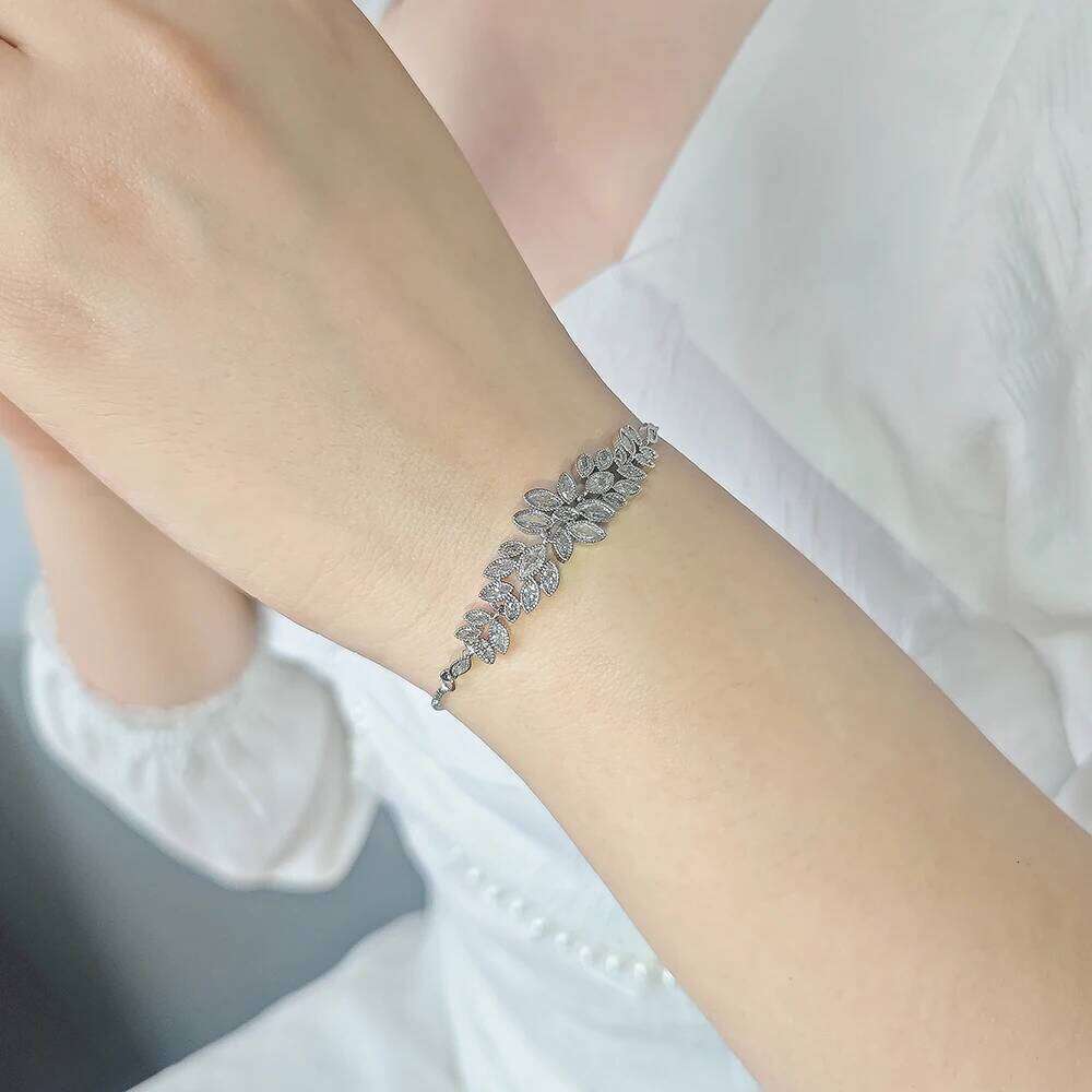 2024 New Luxury silver color on hand Bracelet Bangle For Women Adjustable Anniversary Gift Jewelry Bulk Sell S6108 Z260225