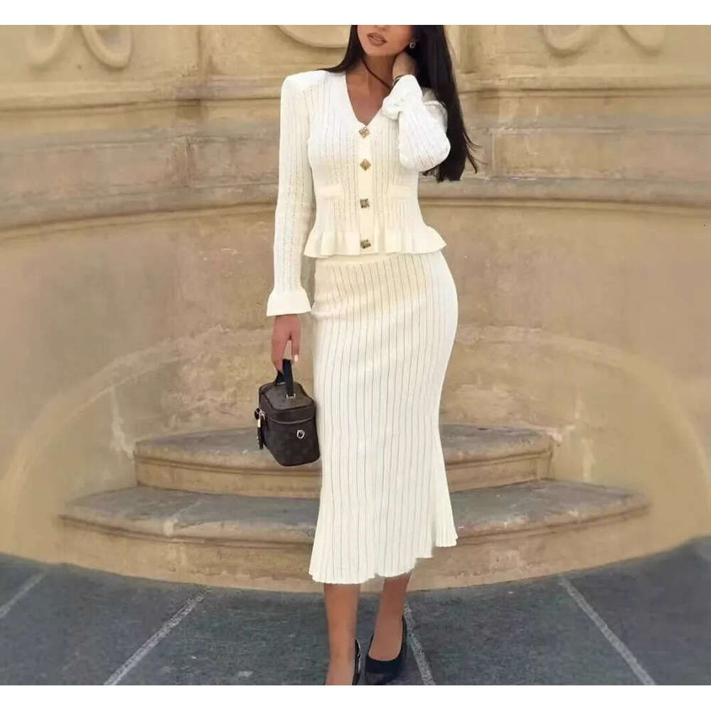 Designer French V-neck pleated sleeve cardigan slim fit mermaid long skirt elastic knit two-piece set for women