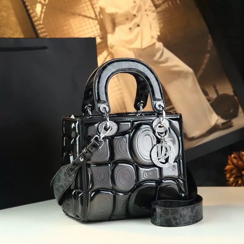 Vintage Genuine Leather European and American Cross-Border Fashion Handbag Princess Diana Style Women's 2025 New High-End Export Single Shoulder 