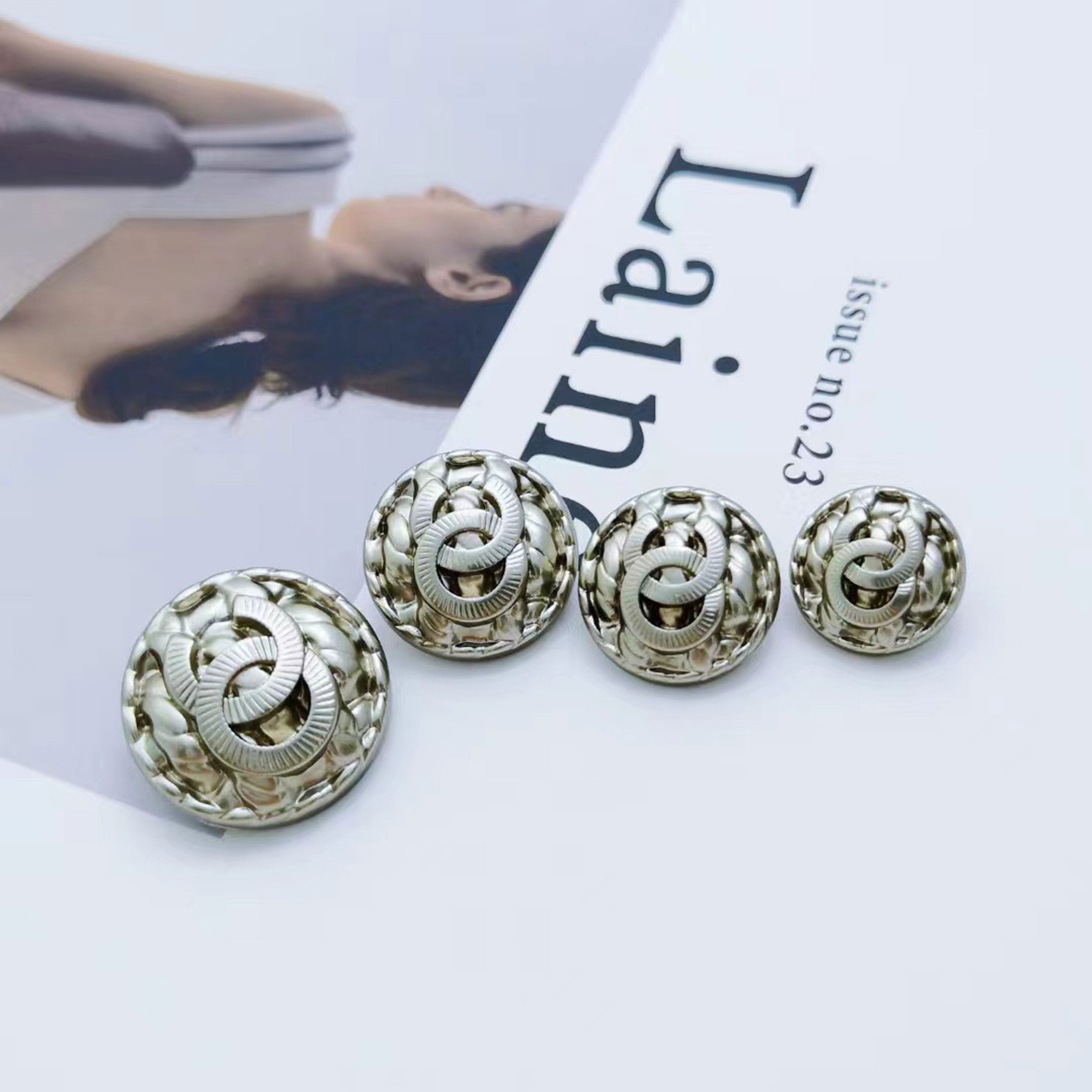 Classic Design Metallic Fasteners: Trendy Vintage-Inspired Closure Elements