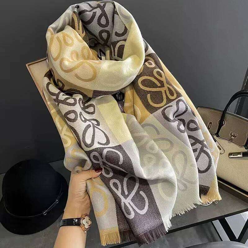2024 New Europe Version Fashion Hair Scarf Senior Sense Office Thick Warm Shawl for Women Both Casual and Versatile Bib Z260226
