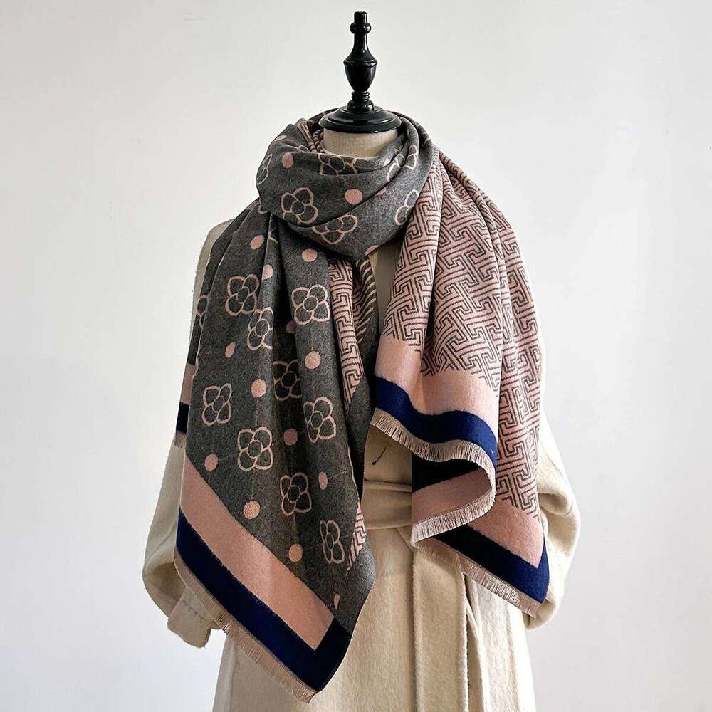 New Brand Elegance Two-Sided Print Scarf Soft Warm Fringe Pashmina Shawl Autumn and Winter Outdoor Coldproof Windproof Blanket Z260226