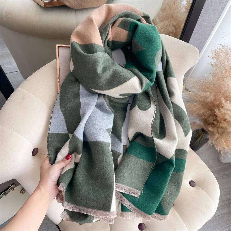 2026 New Ladies Autumn Floral Scarf Women Winter Warm Cashmere Scarves Girls Sweet Soft Pashmina Shawl Outdoor Sun Shawls Z260226
