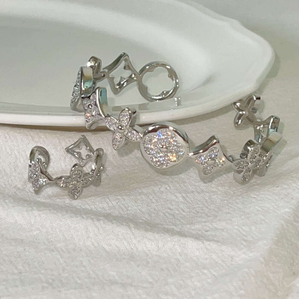 Horseshoe-shaped Hollow Diamond-Studded Ring Bracelet Fashion Designer Vintage Jewelry Women's Holiday Gift