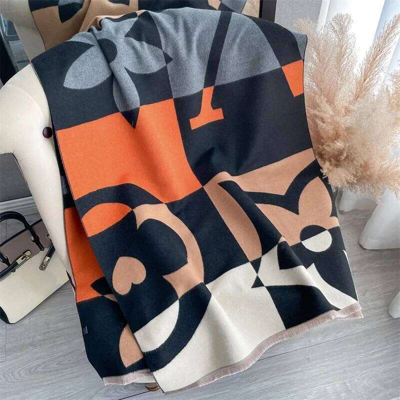 2026 New Ladies Autumn Floral Scarf Women Winter Warm Cashmere Scarves Girls Sweet Soft Pashmina Shawl Outdoor Sun Shawls Z260226